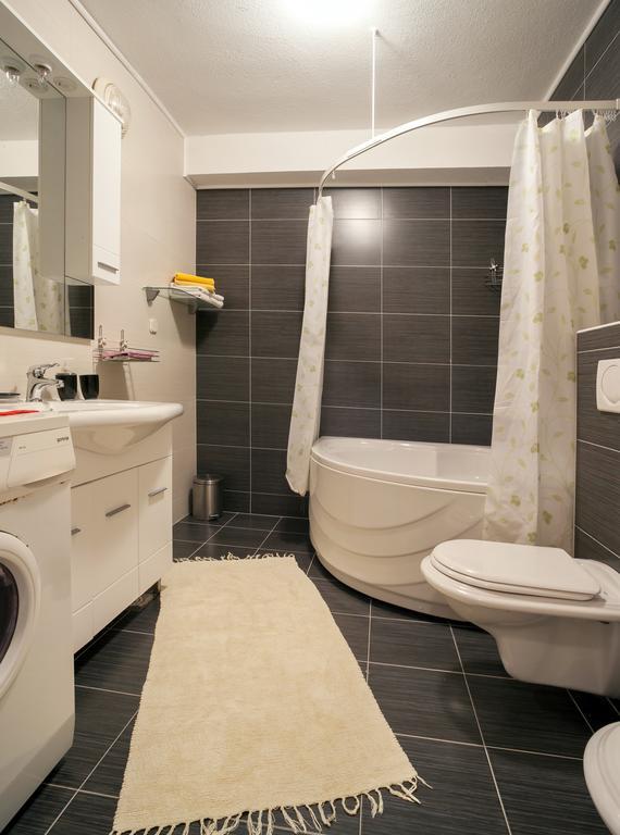 Holiday Home Alegra พอดโกรา ภายนอก รูปภาพ